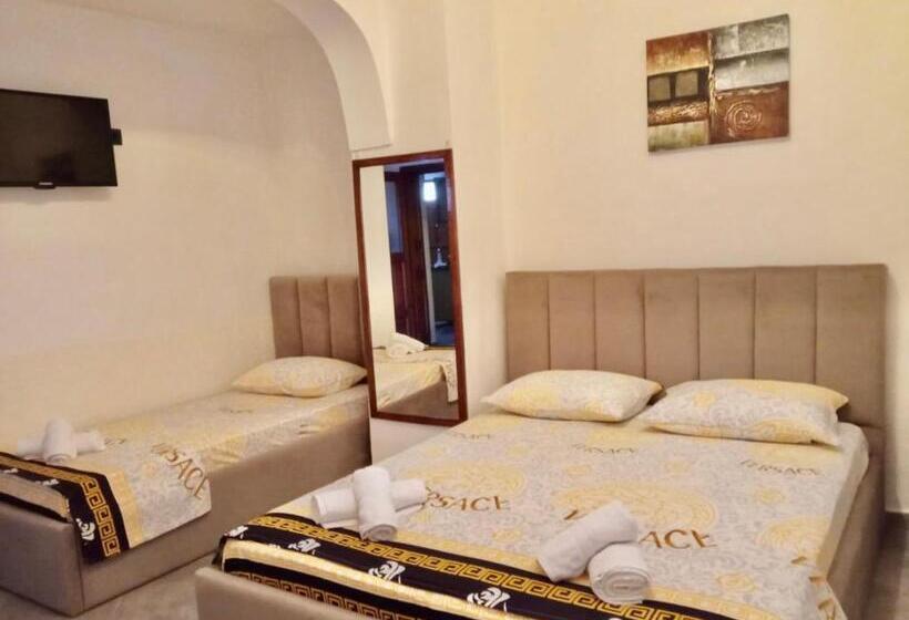 标准三人间, Fati Guest House