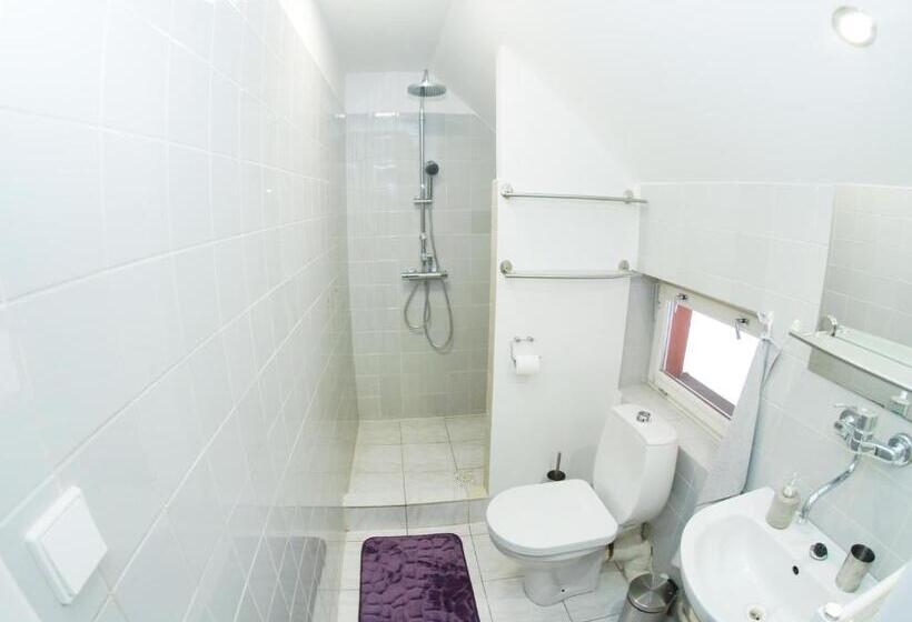 Люкс, Penzion V Horách