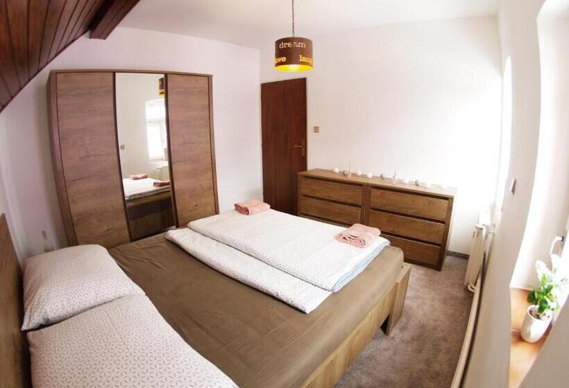 Люкс, Penzion V Horách