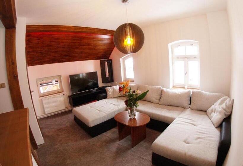 Люкс, Penzion V Horách