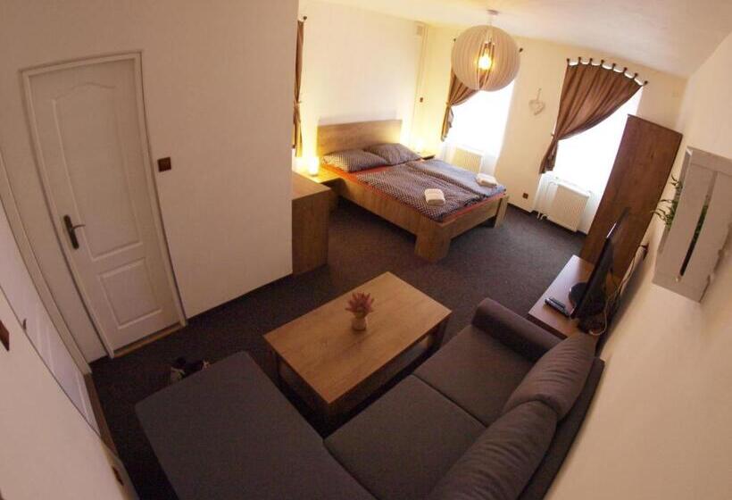 Номер Deluxe, Penzion V Horách