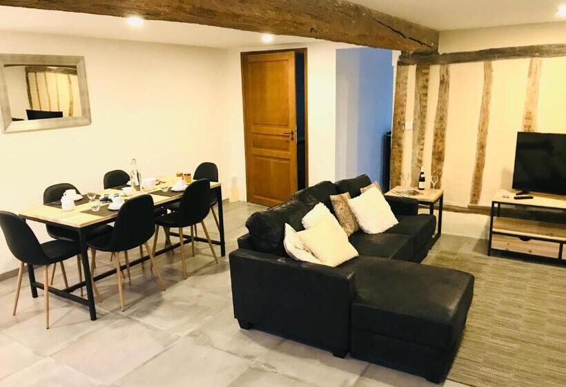 דירת שלושה חדרים, Hameau De La Fausse Sauge