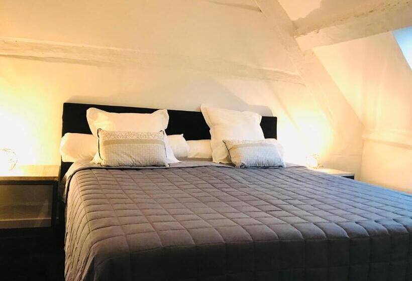 דירת שלושה חדרים, Hameau De La Fausse Sauge