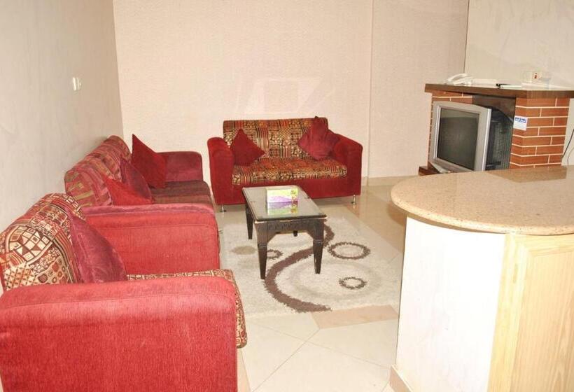 Апартаменты 3 Спальни, Golden Prince Hotel Al Salam