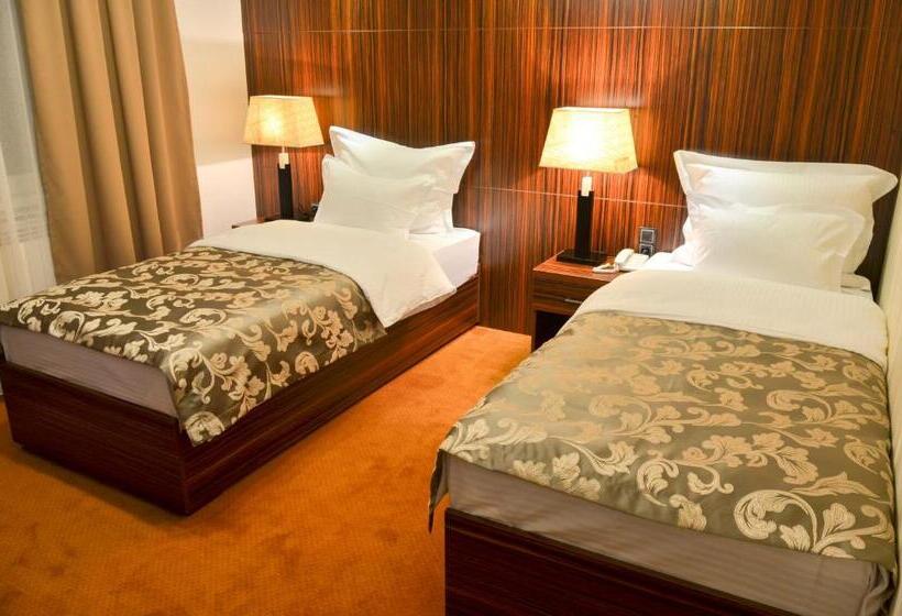 اتاق استاندارد سه نفره, Jet Set Pale