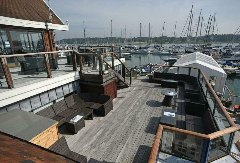 标准间, Royal Southern Yacht Club