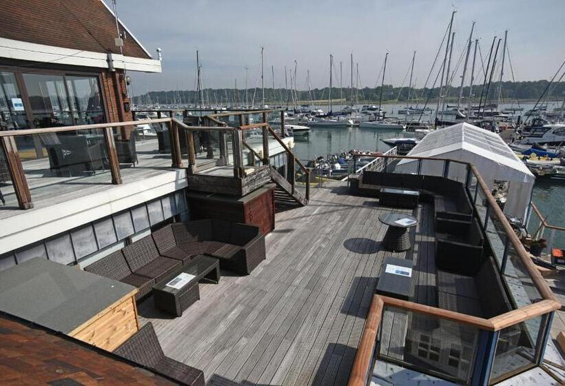 基本间, Royal Southern Yacht Club