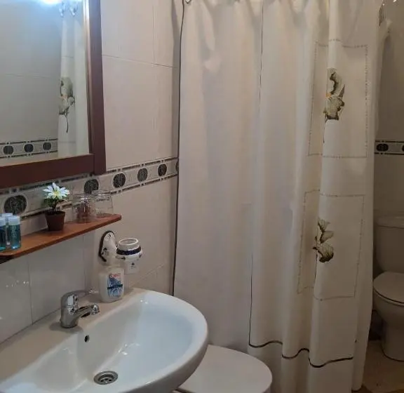 اتاق استاندارد با چشم‌انداز کوهستان, Hostal Moraima