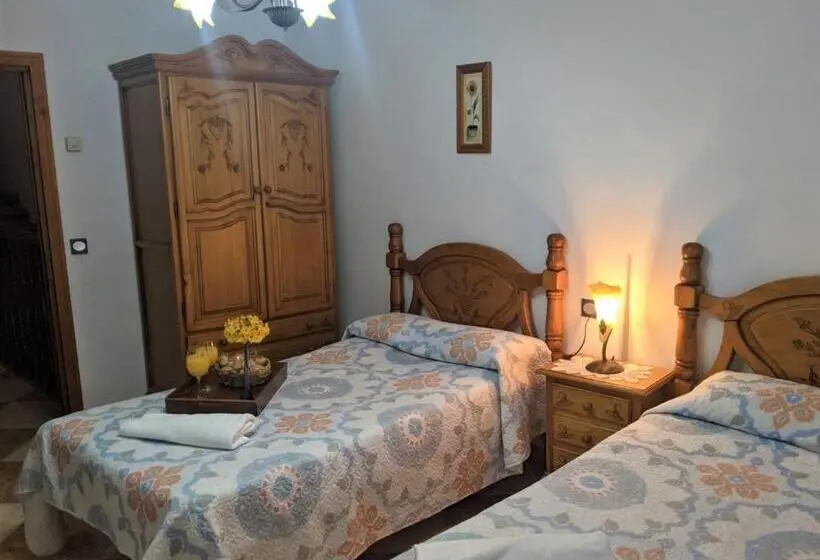 اتاق استاندارد با چشم‌انداز کوهستان, Hostal Moraima