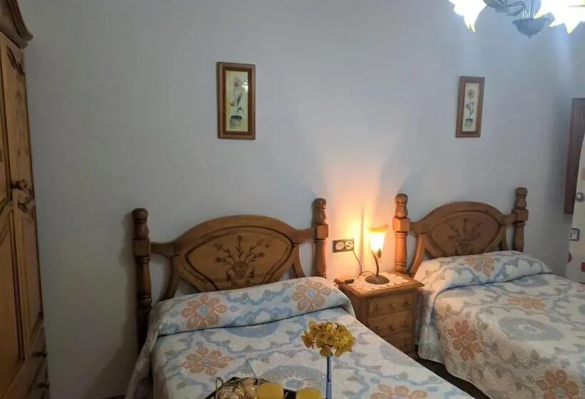 اتاق استاندارد با چشم‌انداز کوهستان, Hostal Moraima