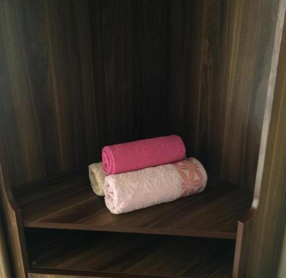 اتاق لوکس با بالکن, Mari Guest House