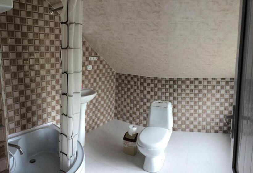 اتاق لوکس, Mari Guest House