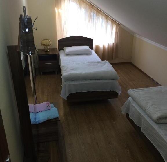 اتاق استاندارد با سرویس بهداشتی مشترک, Mari Guest House