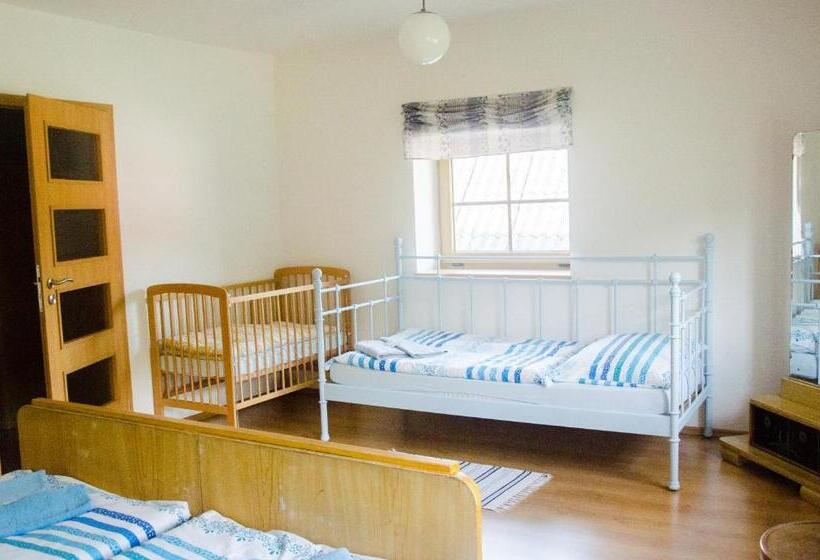 标准三人间, Penzion Pod Hůrkou