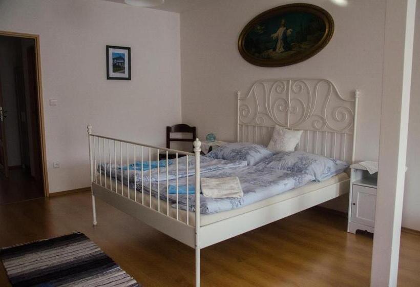 豪华套房, Penzion Pod Hůrkou