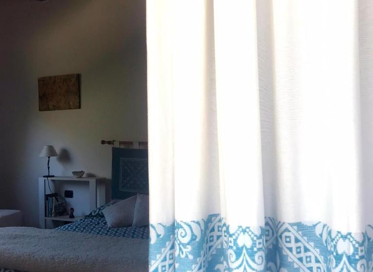 コンフォートトリプルルーム, B&b La Tasgia