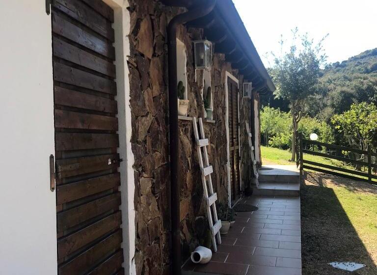 コンフォートトリプルルーム, B&b La Tasgia