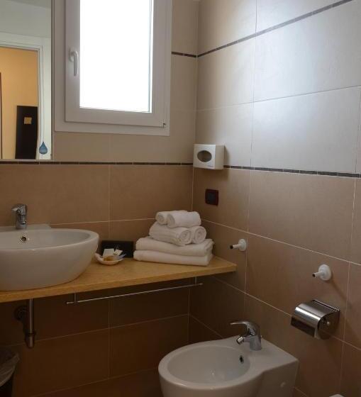 スーペリアの4人部屋, Mirage