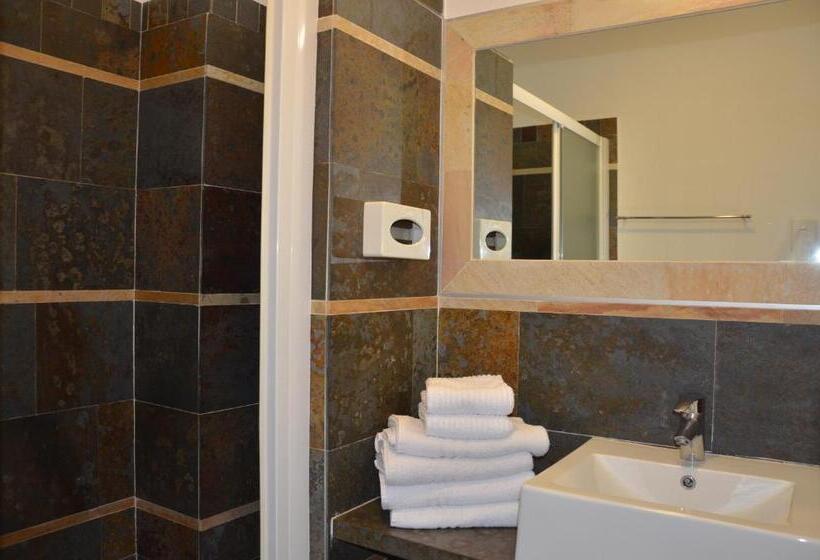 スーペリアの4人部屋, Mirage