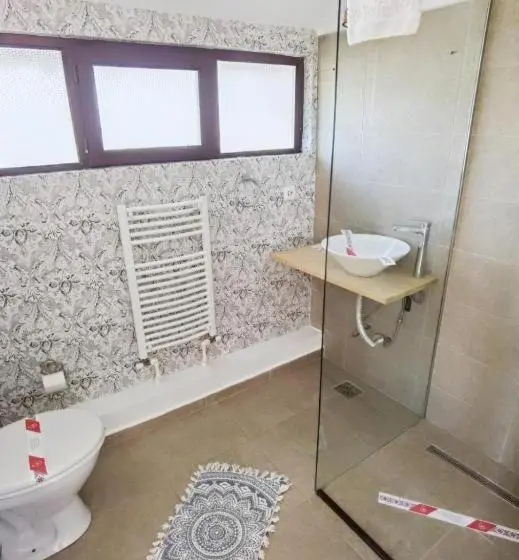 سوییت خانوادگی, La Salcia Linistita   Murighiol