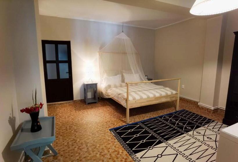 Люкс, La Salcia Linistita   Murighiol