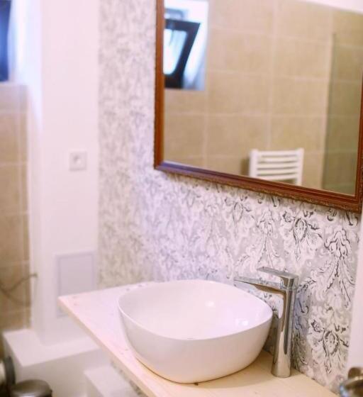 Апартаменты 1 Спальня, La Salcia Linistita   Murighiol