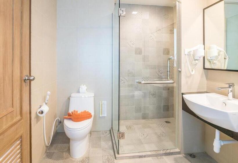 Quarto Triplo Estandar Vista Piscina, Ananta Burin Resort   Sha Extra Plus