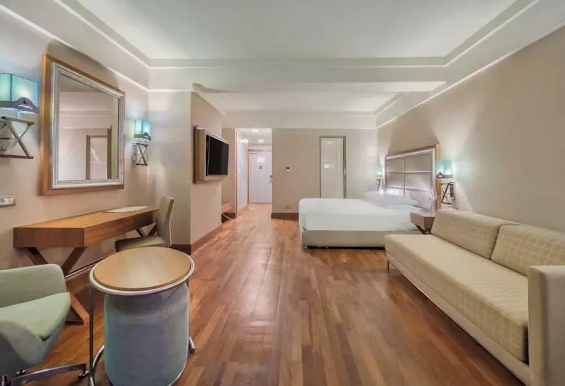 اتاق لوکس با تخت بزرگ, Hilton Dalaman Sarigerme Resort & Spa
