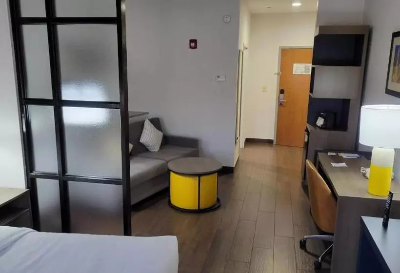 エクゼクティブスイート, Comfort Suites