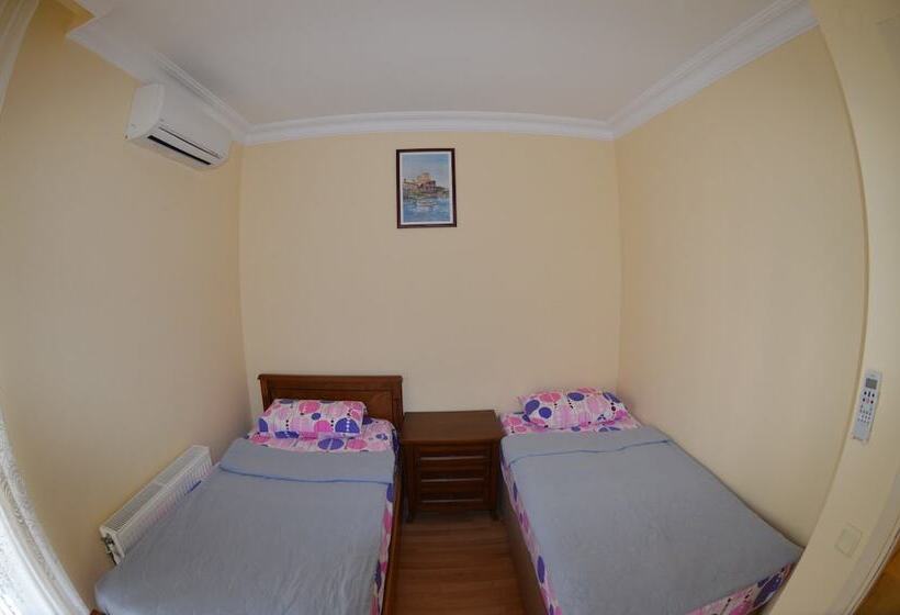 اتاق خانوادگی با چشمانداز دریا, Istankoy