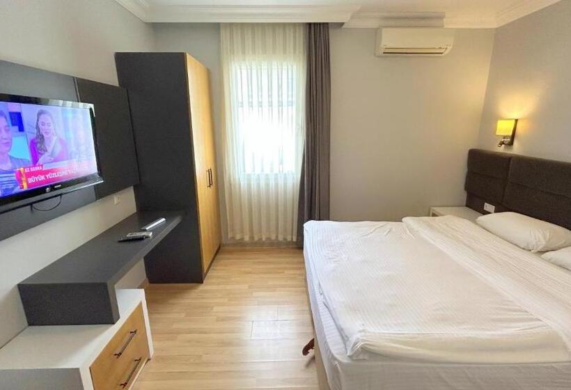 اتاق خانوادگی با چشمانداز دریا, Istankoy