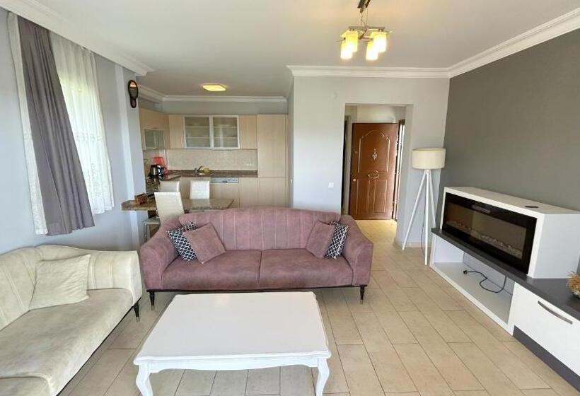 اتاق خانوادگی با چشمانداز دریا, Istankoy