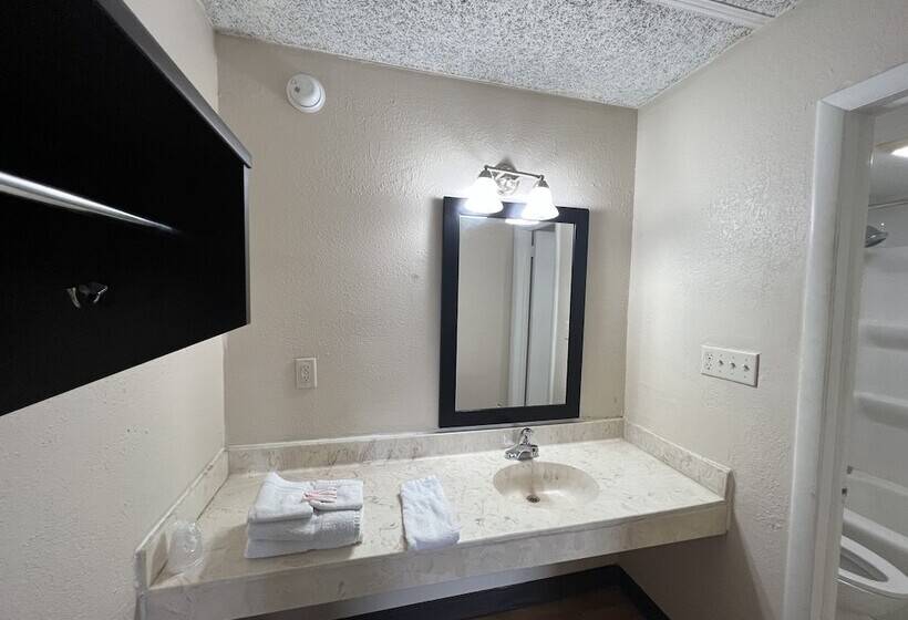 Номер Стандарт 2 Двуспальные Кровати, Knights Inn Ashland