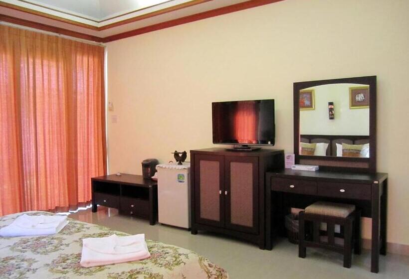 带花园景观和一个卧室的别墅, Lanta Il Mare Beach Resort