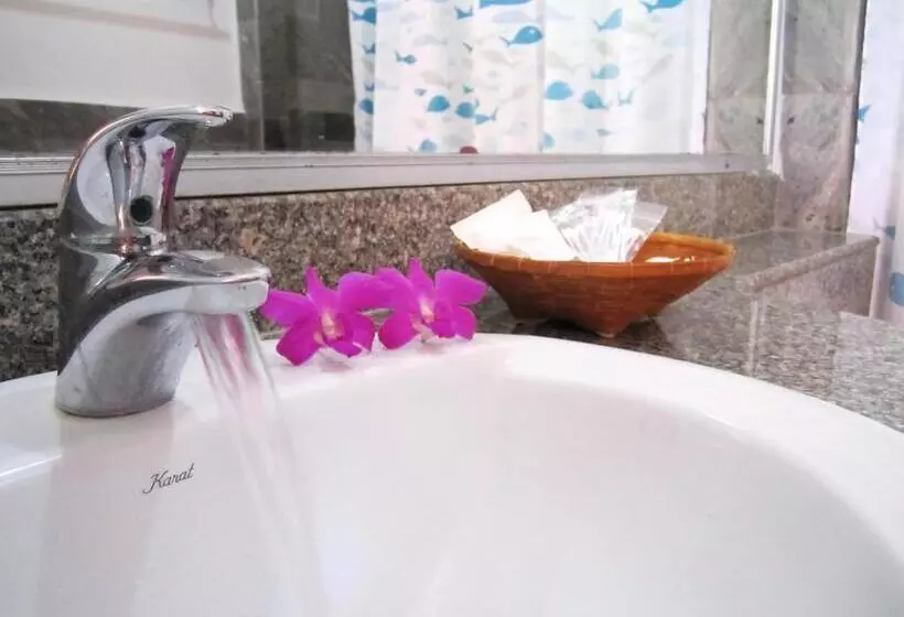 سوییت خانوادگی, Lanta Il Mare Beach Resort