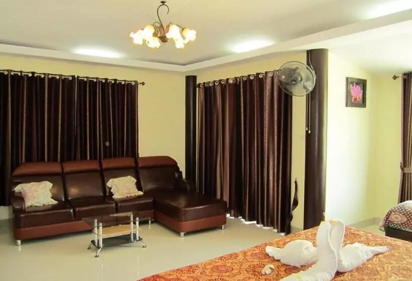 اتاق لوکس سه تخته, Lanta Il Mare Beach Resort