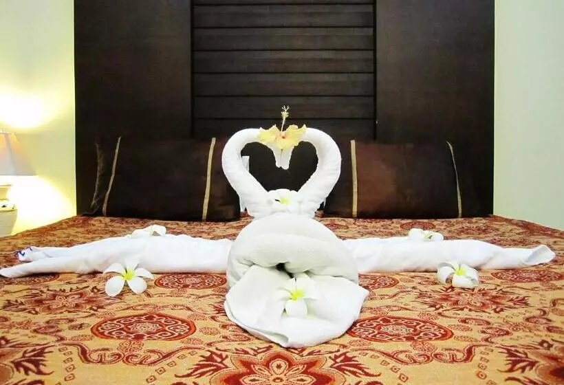 اتاق لوکس سه تخته, Lanta Il Mare Beach Resort
