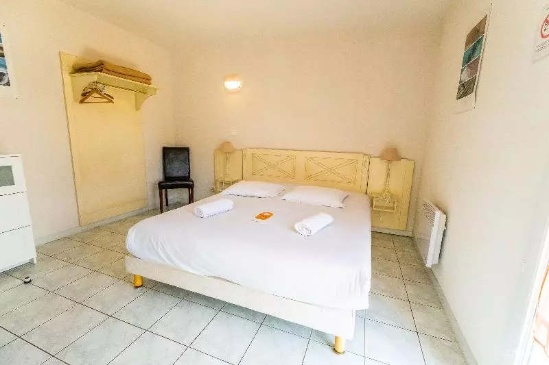 چادر با خدمات رفاهی استاندارد, Mida Resort Kanchanaburi
