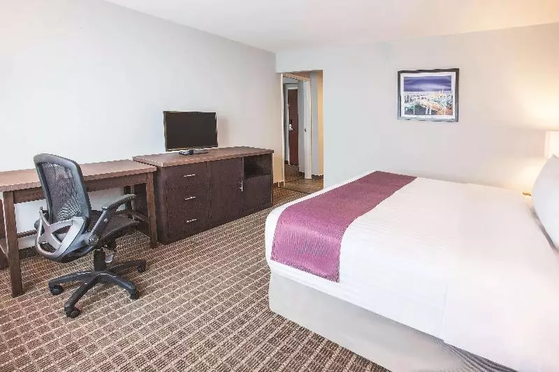 چادر با خدمات رفاهی استاندارد, Mida Resort Kanchanaburi