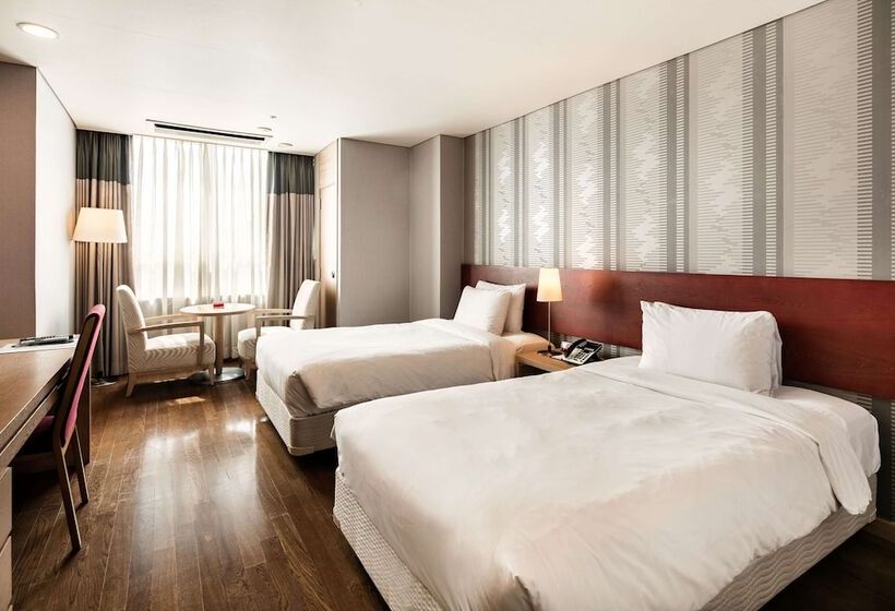 Номер Superior, Ramada Hotel And Suites Seoul Namdaemun