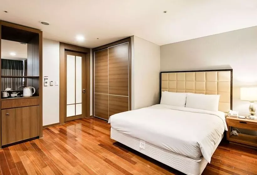 デラックスルーム, Ramada Hotel And Suites Seoul Namdaemun