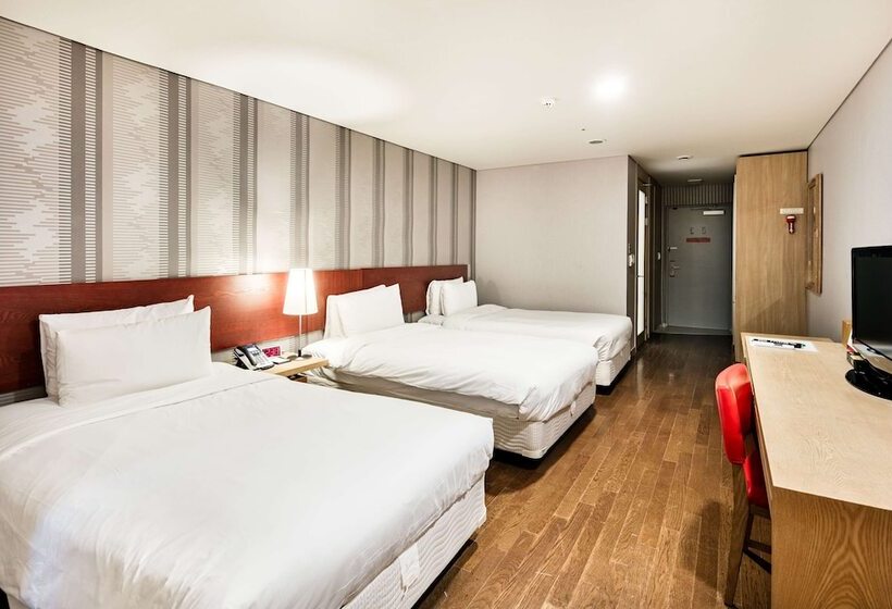 Трехместный Номер Deluxe, Ramada Hotel And Suites Seoul Namdaemun
