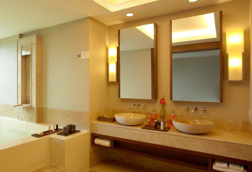 Люкс Вид на Море, Shasa Resort   Luxury Beachfront Suites