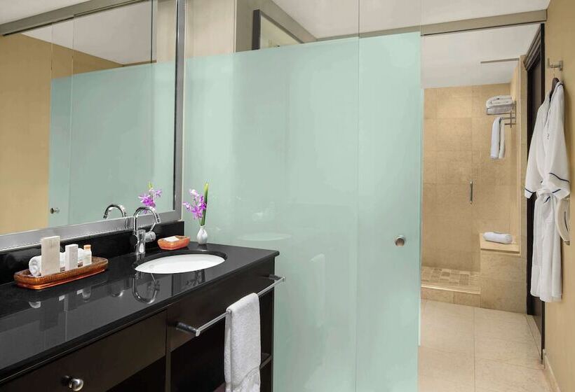 Люкс, Z Ocean Hotel, Classico A Sonesta Collection