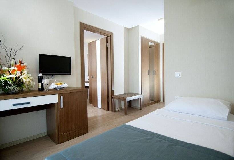 חדר משפחתי, Supreme