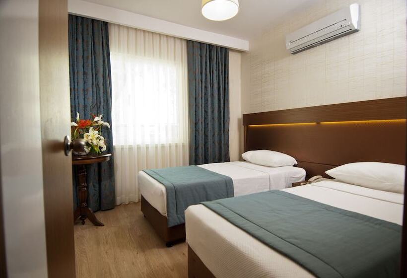 חדר משפחתי, Supreme