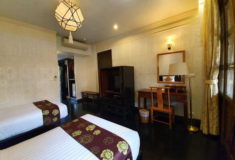 חדר דלוקס, Tharaburi Resort