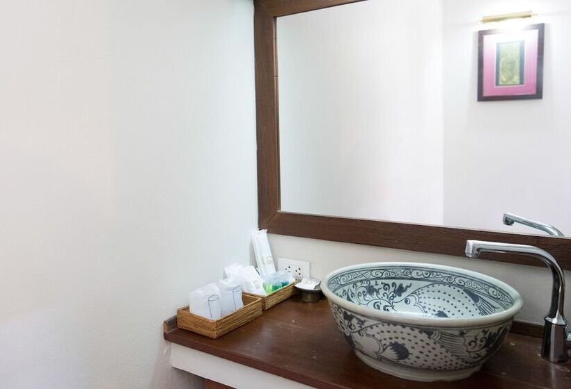 סוויטה, Tharaburi Resort