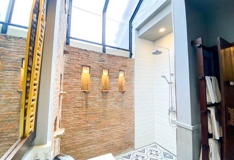 חדר דלוקס, Tharaburi Resort