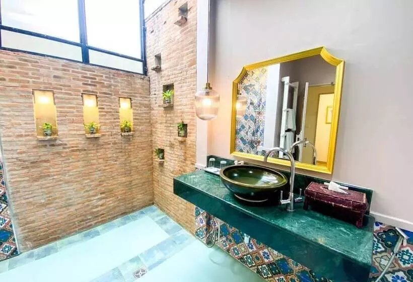 Deluxe-huone, Tharaburi Resort